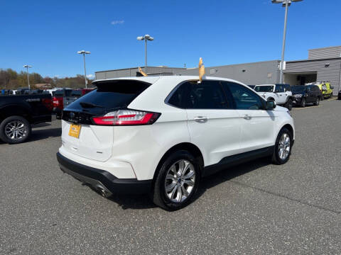 2022 Ford Edge Titanium