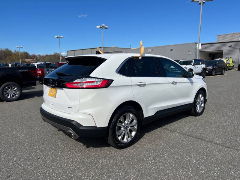 2022 Ford Edge Titanium