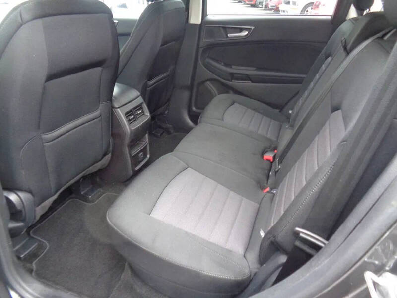 2017 Ford Edge SE