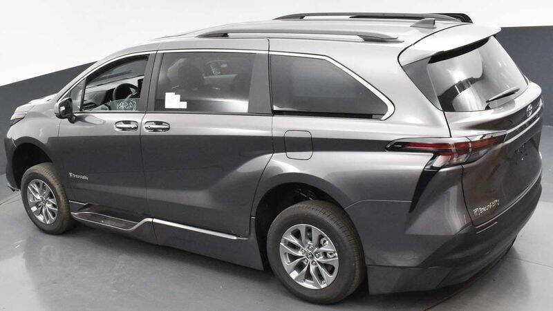 2024 Toyota Sienna XLE 7-Passenger