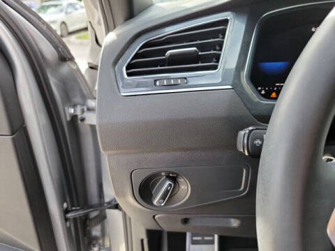 2023 Volkswagen Tiguan SE R-Line Black