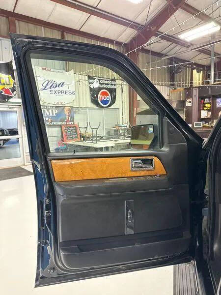 2011 Lincoln Navigator L