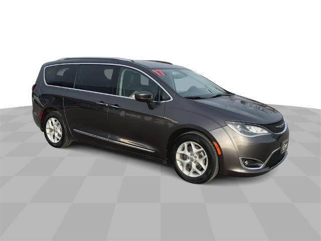Used 2017 Chrysler Pacifica Touring-L Plus with VIN 2C4RC1EG0HR518573 for sale in Waterloo, IA