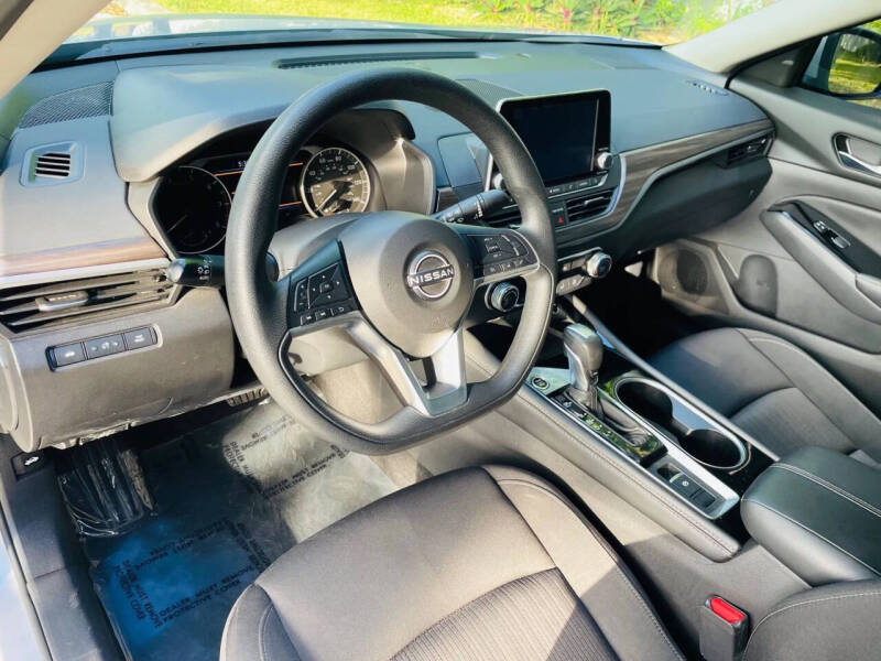 2023 Nissan Altima 2.5 SV