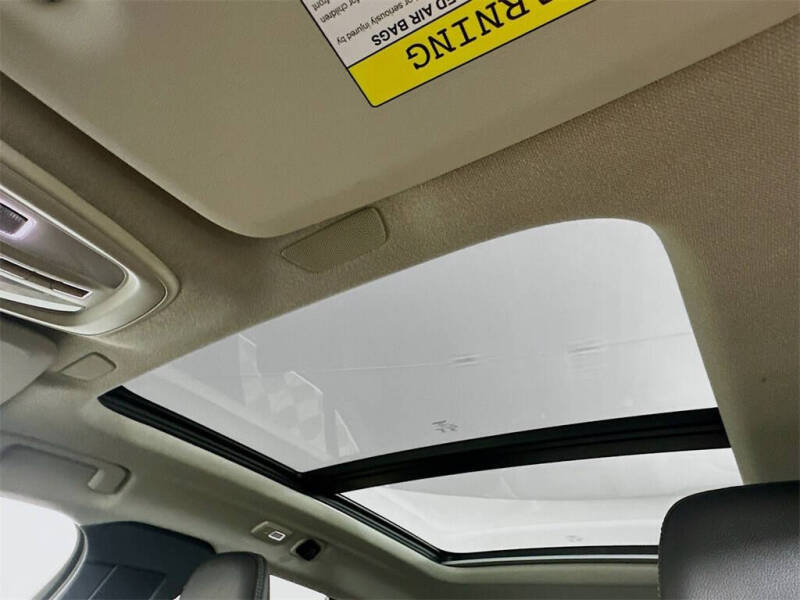 2023 Volvo XC40 B4 Plus Bright Theme