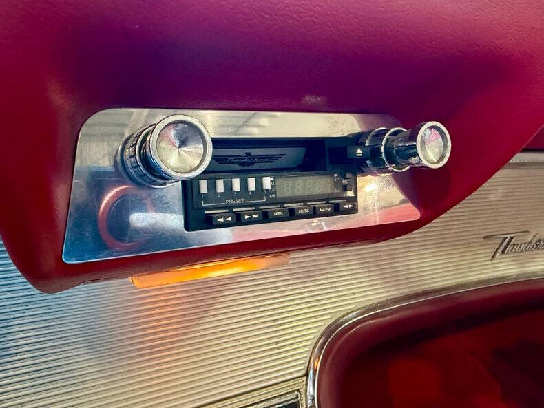 1962 Ford Thunderbird