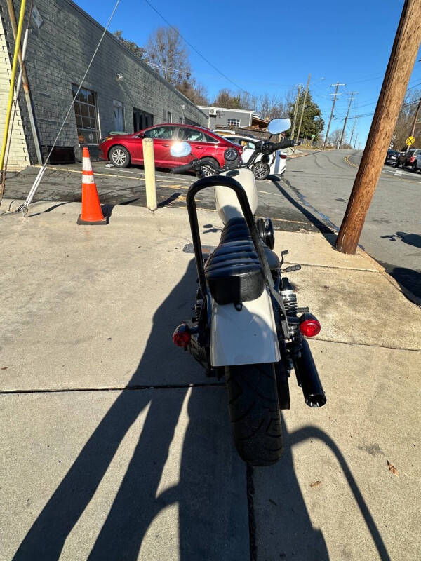 2022 Harley-Davidson XL883N IRON