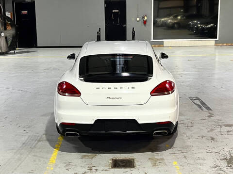 2014 Porsche Panamera 4