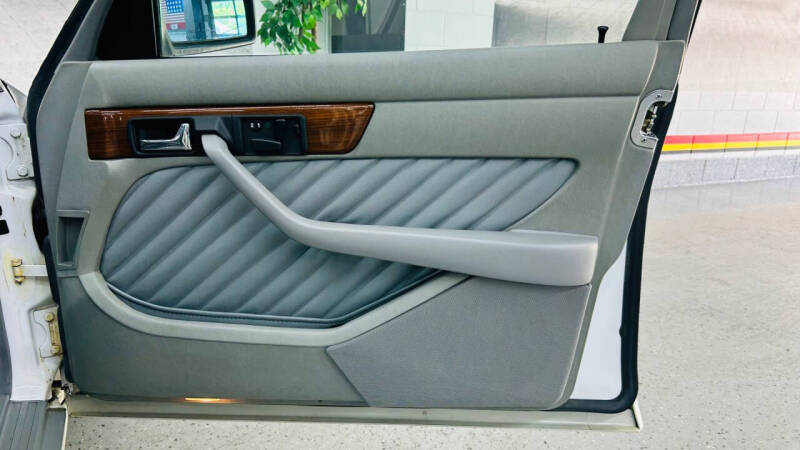 1990 Mercedes-Benz 350-Class 350 SDL