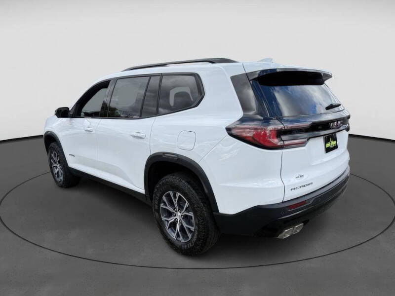 2026 GMC Acadia AT4