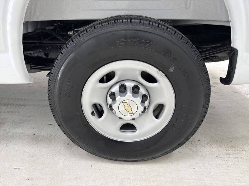 2025 Chevrolet Express 2500