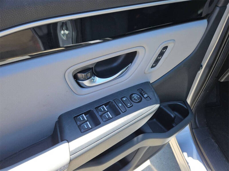 2023 Honda Pilot EX-L w/Rear Captain's Chairs