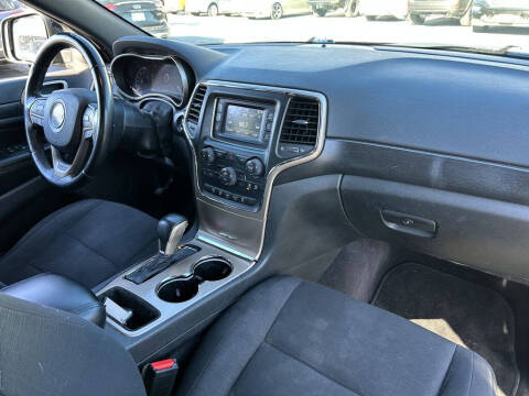 2017 Jeep Grand Cherokee Laredo