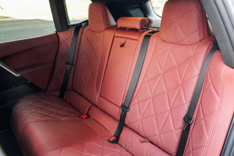 2025 BMW iX xDrive50