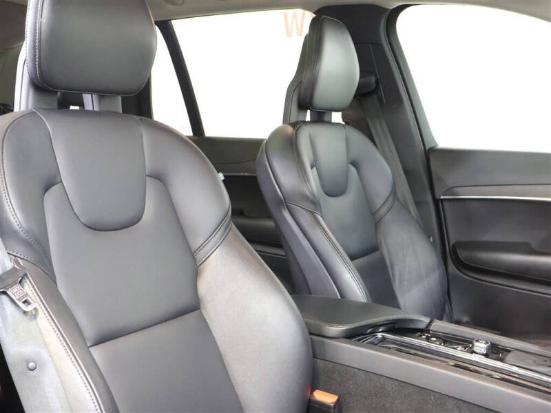 2020 Volvo XC90 T5 Momentum