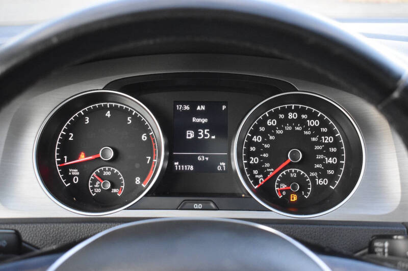 2017 Volkswagen Golf TSI SE