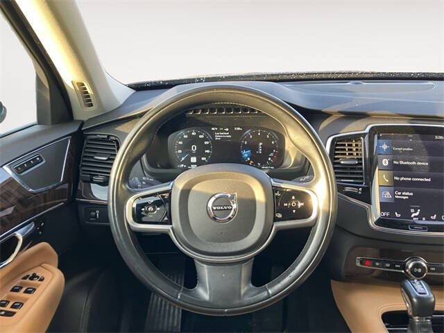 2016 Volvo XC90 T6 Momentum