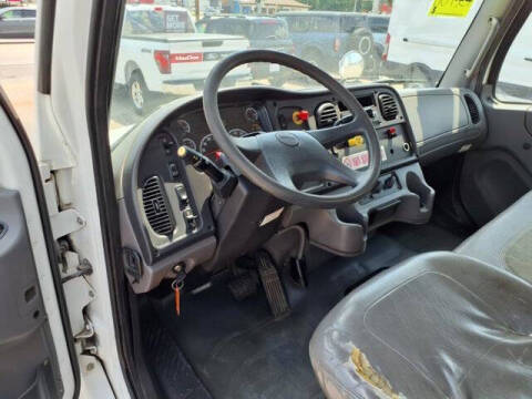 2006 Freightliner M2 106