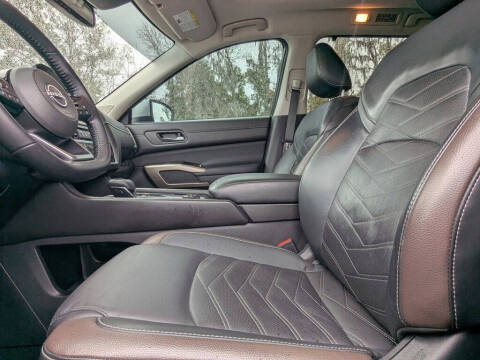 2022 Nissan Pathfinder Platinum