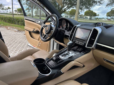 2017 Porsche Cayenne Platinum Edition