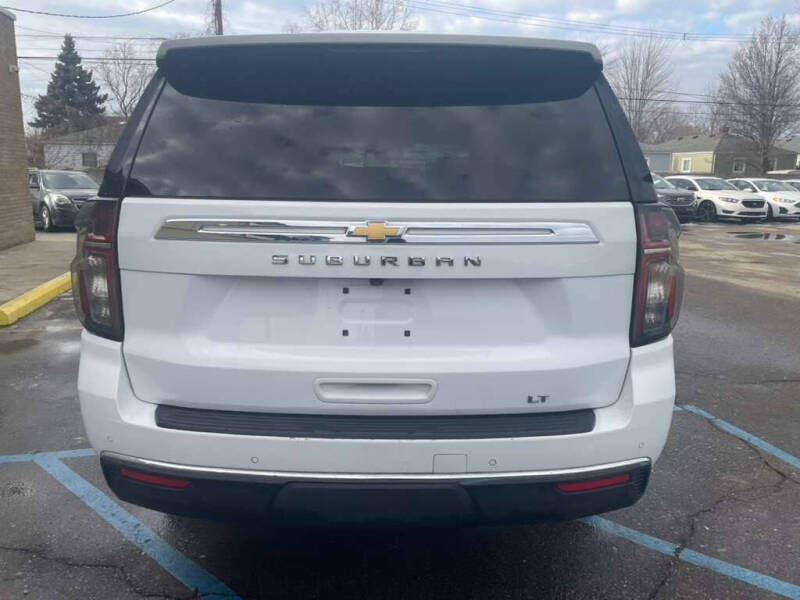 2024 Chevrolet Suburban LT