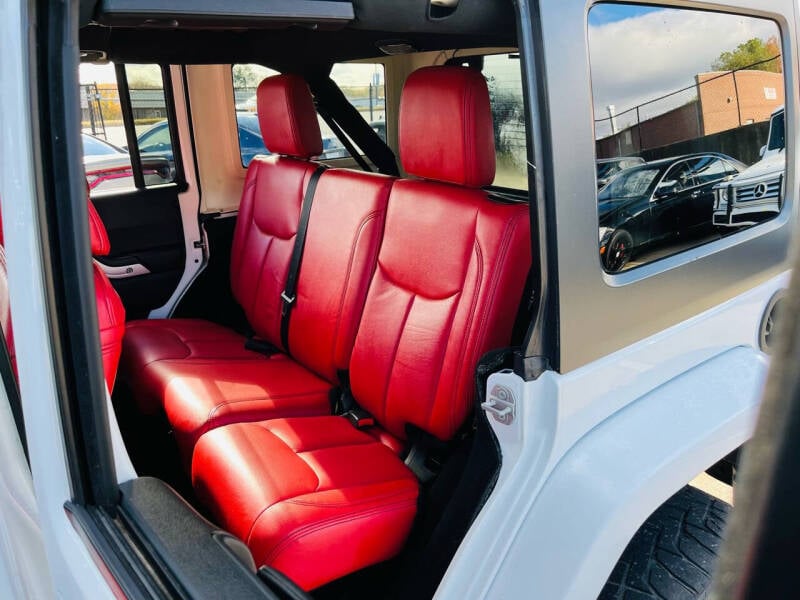 2018 Jeep Wrangler Unlimited Sahara photo 15