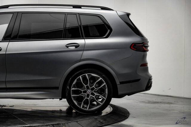 2023 BMW X7 M60i