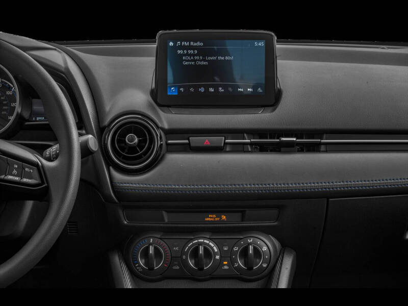 2020 Toyota Yaris Hatchback LE