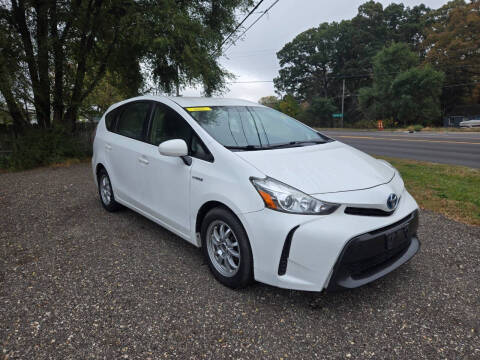 2017 Toyota Prius v Five