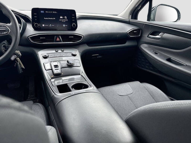2023 Hyundai Santa Fe SE