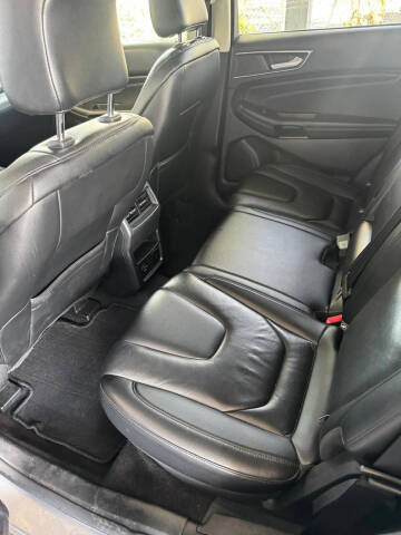 2021 Ford Edge Titanium