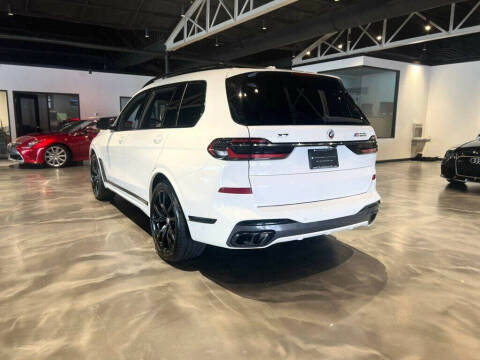 2023 BMW X7 M60i