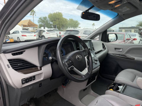 2016 Toyota Sienna XLE Premium 8-Passenger