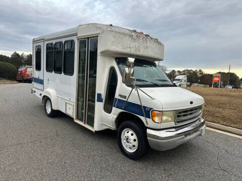 2002 Ford E-Series E-350 SD