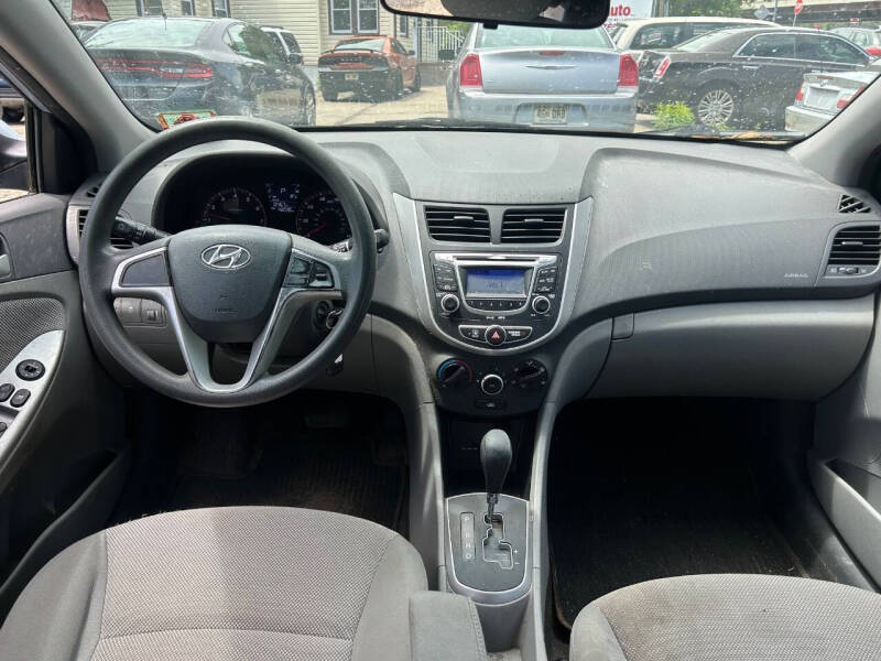 2012 Hyundai Accent GS