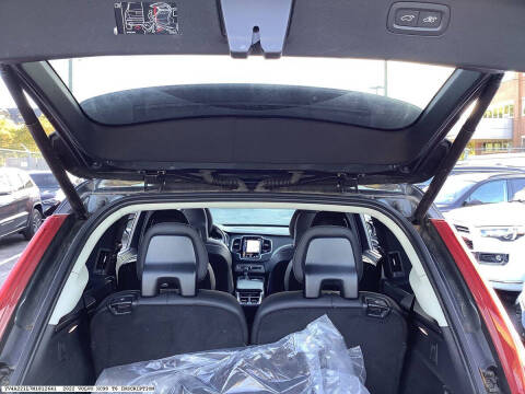 2022 Volvo XC90 T6 Inscription 6-Passenger