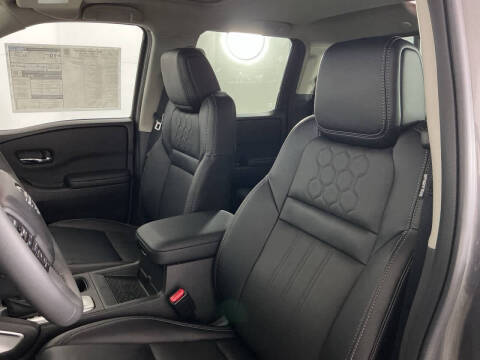 2025 Nissan Frontier SL