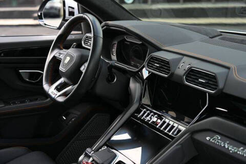 2023 Lamborghini Urus S