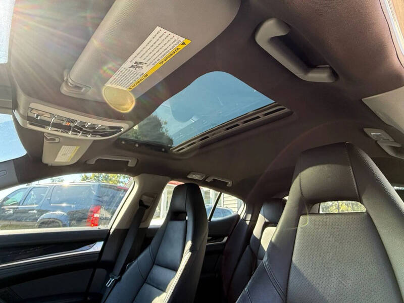 2012 Porsche Panamera