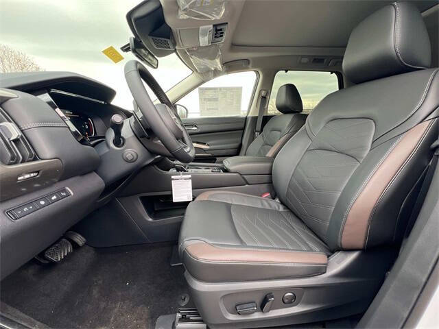 2025 Nissan Pathfinder Platinum