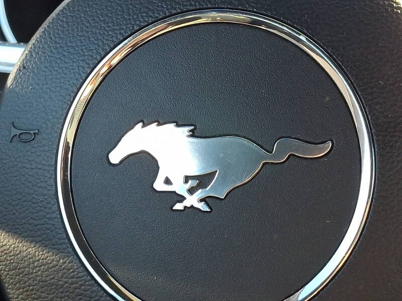 2017 Ford Mustang V6