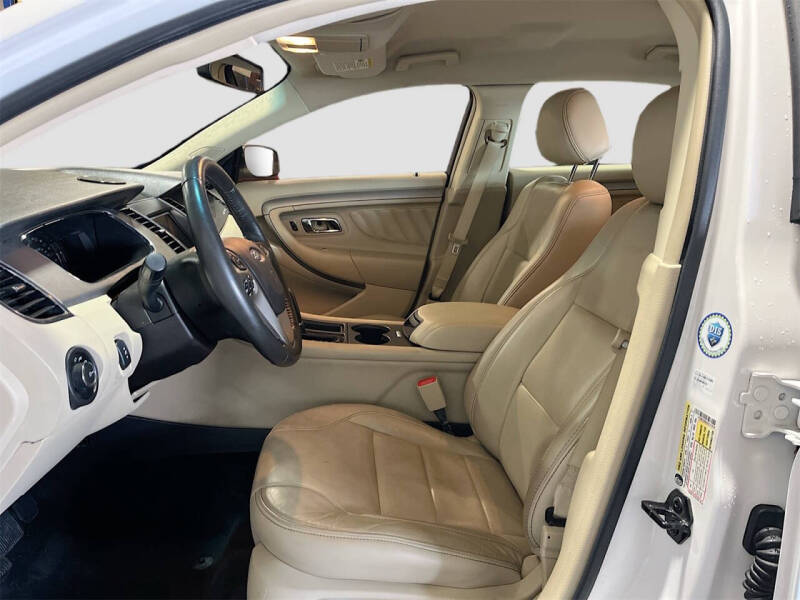 2018 Ford Taurus SEL