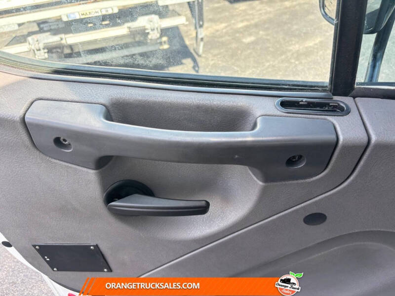 2018 Freightliner M2 106