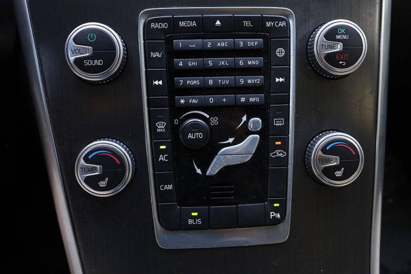 2016 Volvo XC60 T5 Premier