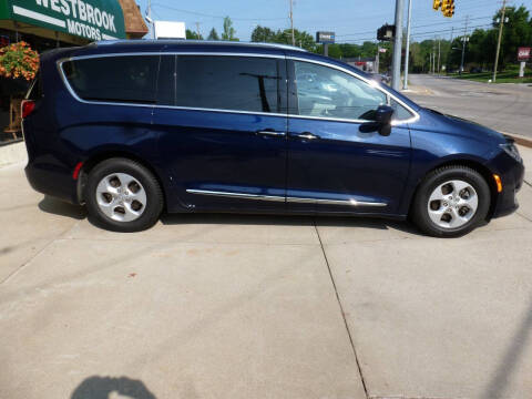 2017 Chrysler Pacifica Touring-L Plus