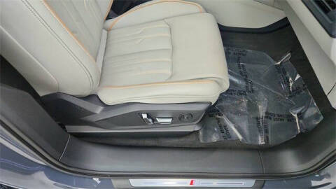 2024 Audi Q8 e-tron quattro Prestige