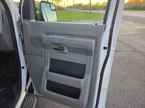 2013 Ford E-Series E-350 SD