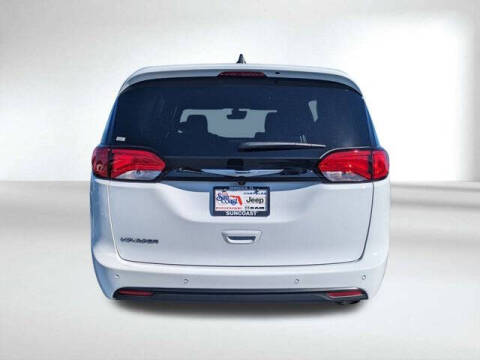 2026 Chrysler Voyager LX