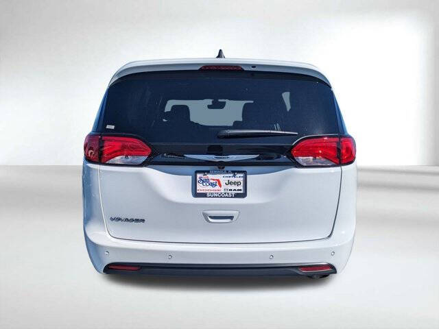 2026 Chrysler Voyager LX