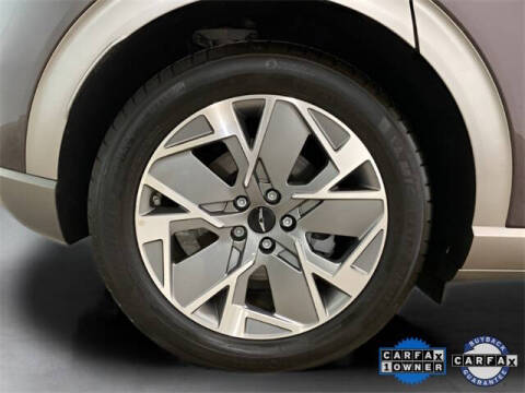 2024 Genesis GV60 Standard